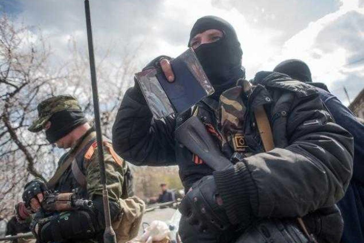 Хорошо утрамбованные рашисты прибывают в Донецк