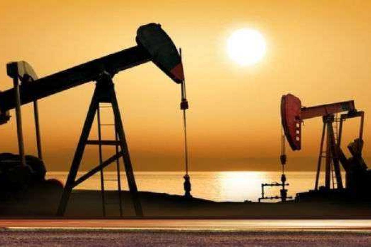 Нефть дешевеет на ожидании статданных из США Нефть дешевеет на ожидании статданных из США