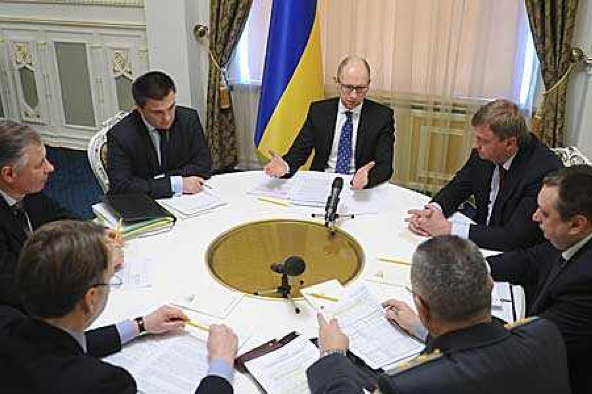 Граждане РФ будут въезжать в Украину только по заграничным паспортам, - Арсений Яценюк Граждане РФ будут въезжать в Украину только по заграничным паспортам, - Арсений Яценюк