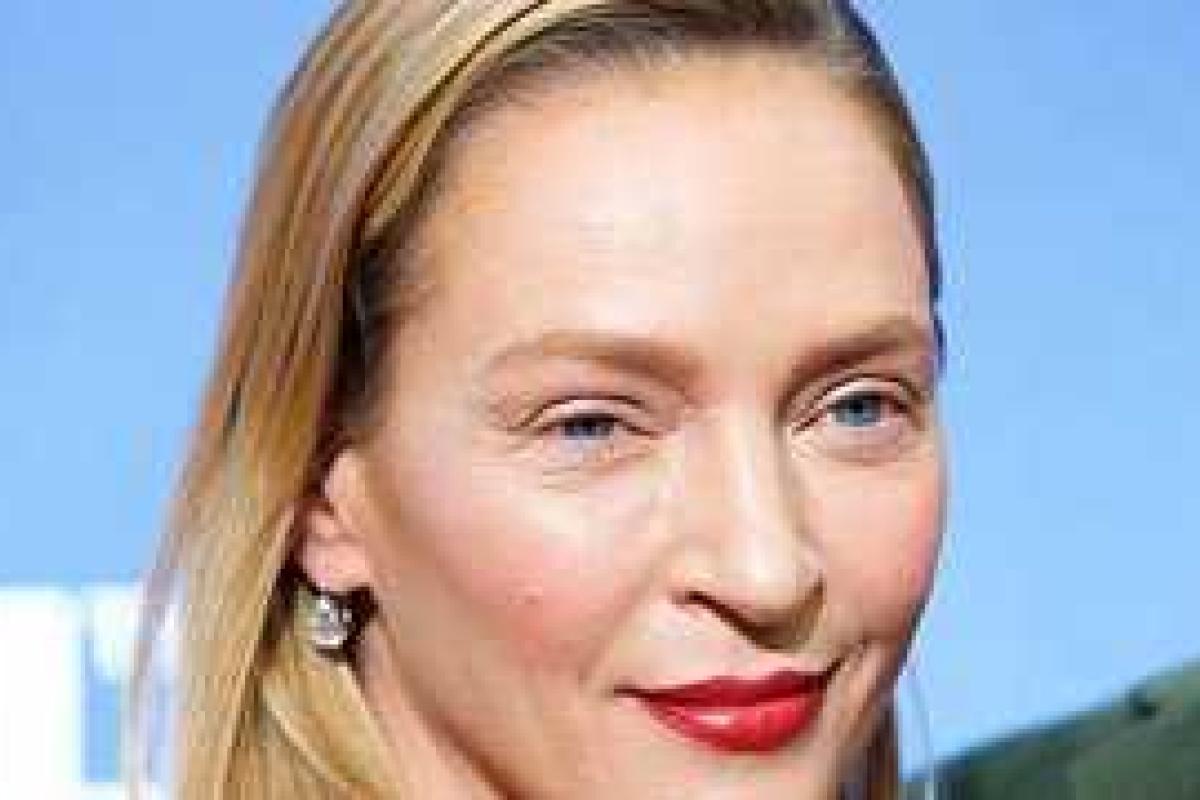 Ума Турман шокировала новым лицом Ума Турман шокировала новым лицом