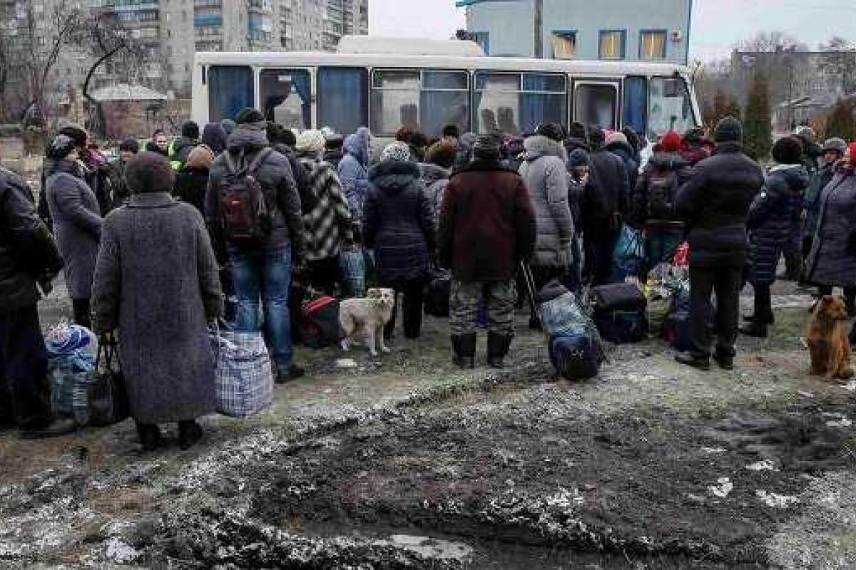 Беженцы начали возвращаться в Донбасс после объявления перемирия  Беженцы начали возвращаться в Донбасс после объявления перемирия