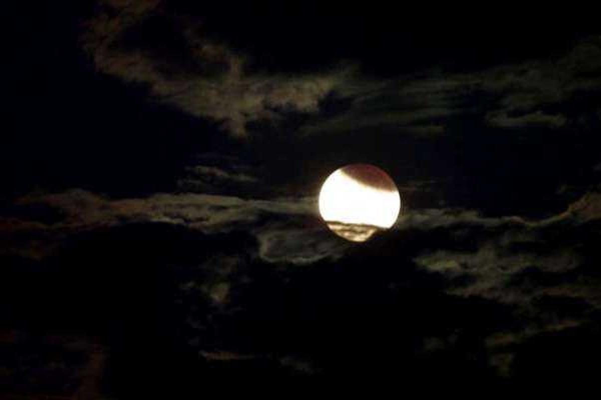 Сегодня состоится полное затмение Луны