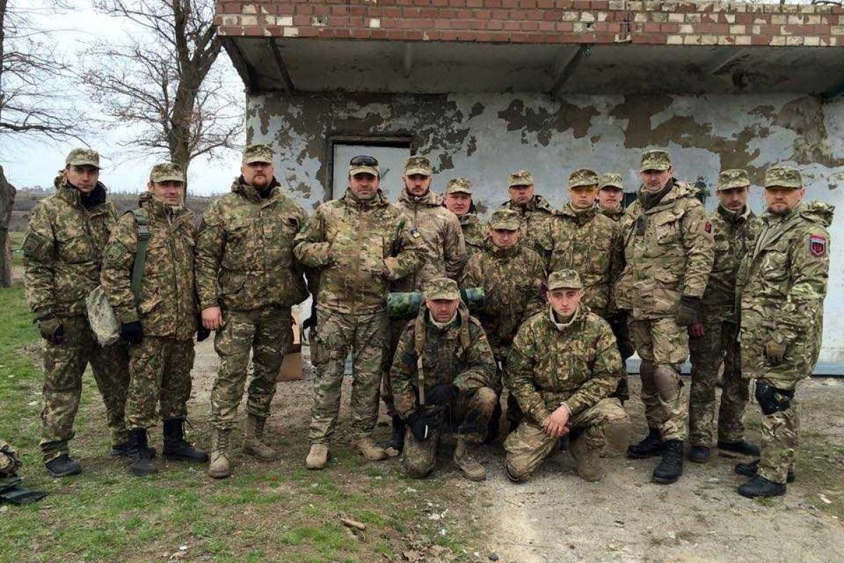 Бойцы "Правого сектора" переходят на контракт в ВСУ 