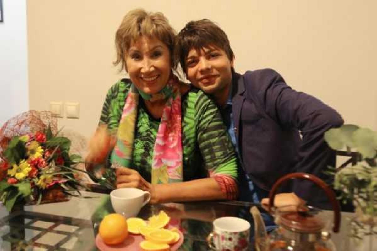 Эпатажная Лариса Копенкина завела роман с 24-летним бизнесменом Эпатажная Лариса Копенкина завела роман с 24-летним бизнесменом