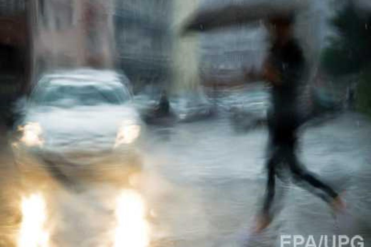 Сегодня в Украине опять непогода: дождь, местами мокрый снег Сегодня в Украине опять непогода: дождь, местами мокрый снег