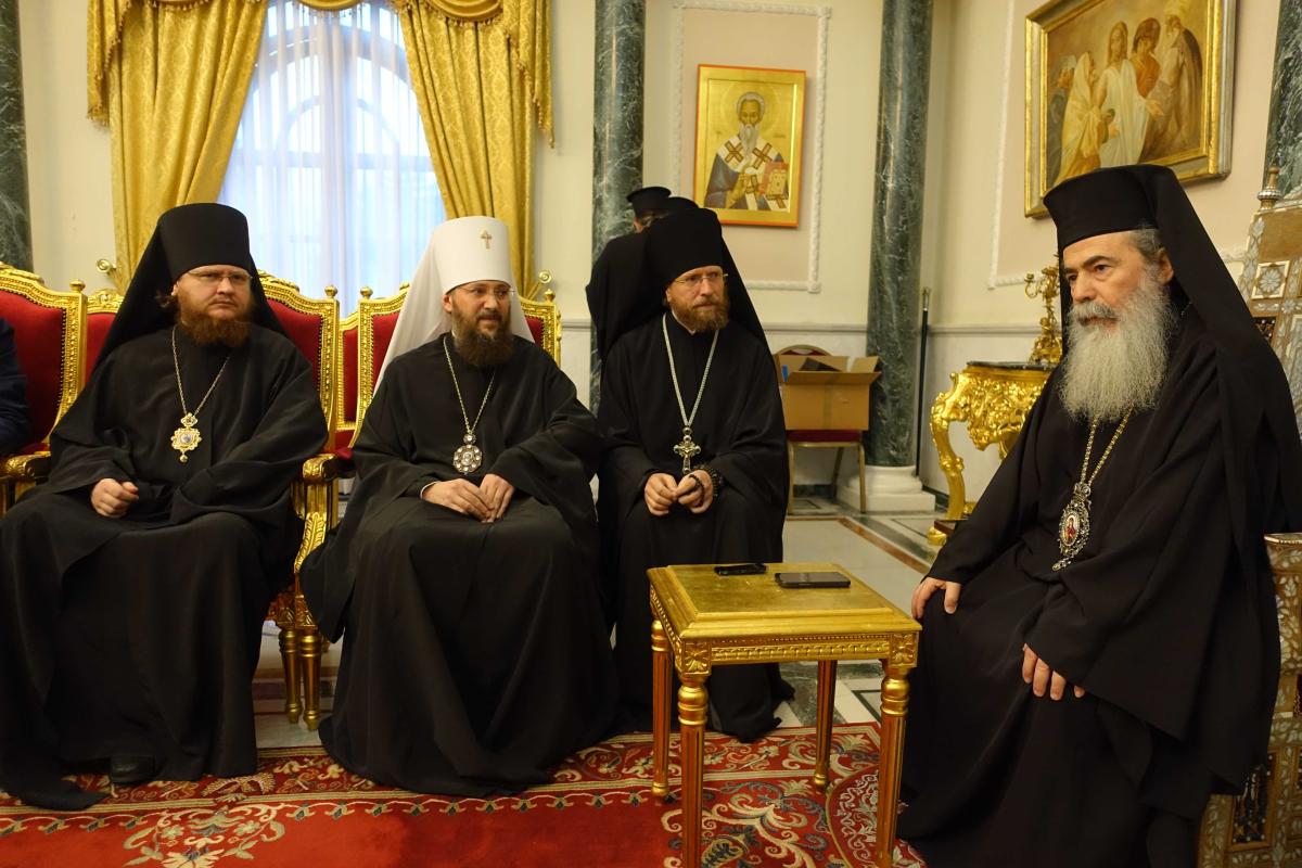 Иерусалимский Патриарх просит молится за мир в Украине во время схождения Благодатного огня  Иерусалимский Патриарх просит молится за мир в Украине во время схождения Благодатного огня