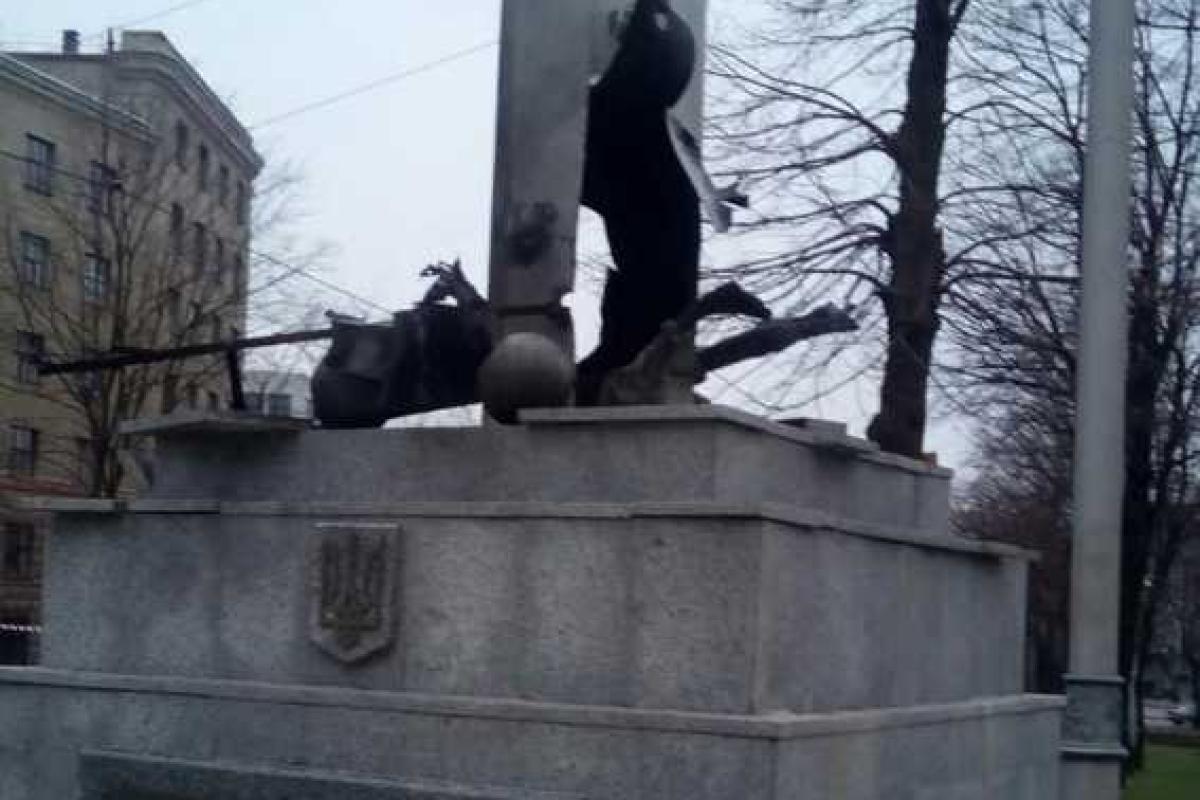 Правоохранители проводят проверку по факту взрыва в центре Харькова Правоохранители проводят проверку по факту взрыва в центре Харькова