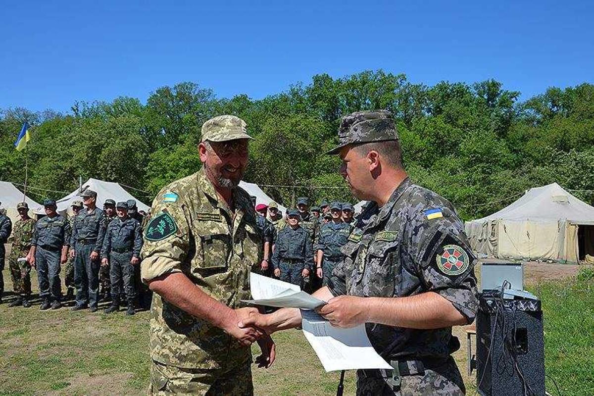 Харьковский завод им. Малышева передал для нужд Нацгвардии 10 танков Т-64 и два Т-64 БМ «Булат» Харьковский завод им. Малышева передал для нужд Нацгвардии 10 танков Т-64 и два Т-64 БМ «Булат»