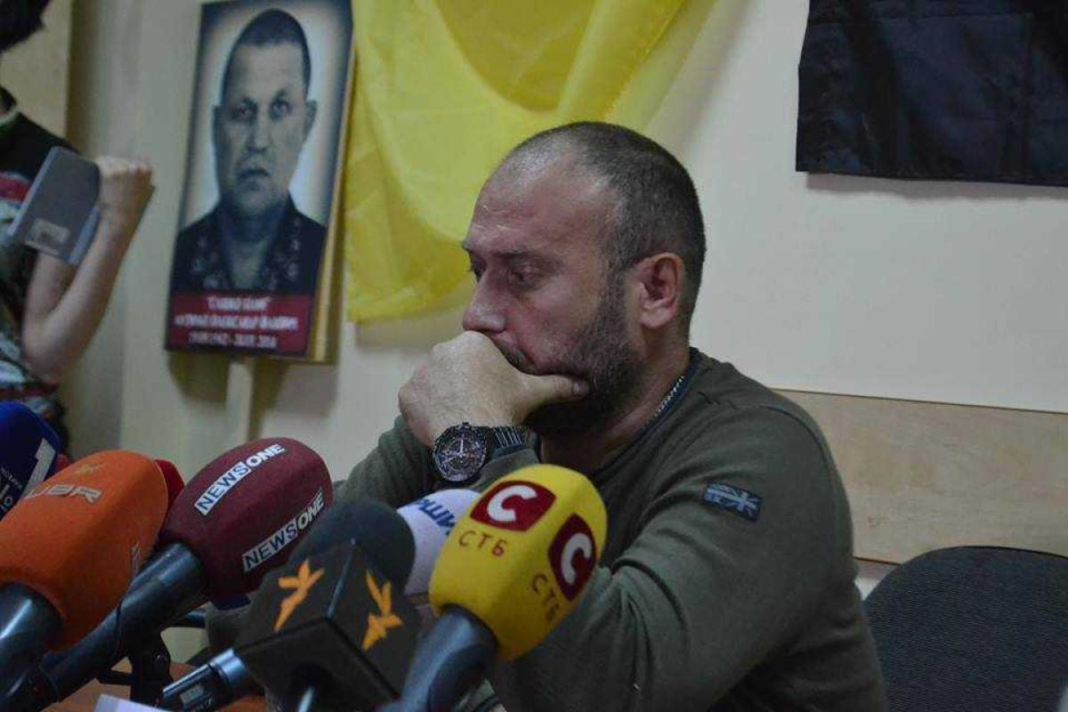 Дмитрий Ярош: "Эта система будет изменена революцией" Дмитрий Ярош: "Эта система будет изменена революцией"