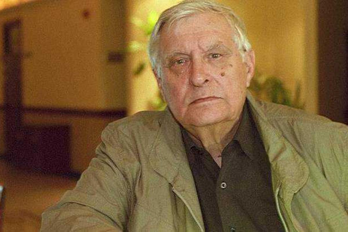 Актер Басилашвили осудил захват Крыма и заговорил о войне на Донбассе Актер Басилашвили осудил захват Крыма и заговорил о войне на Донбассе