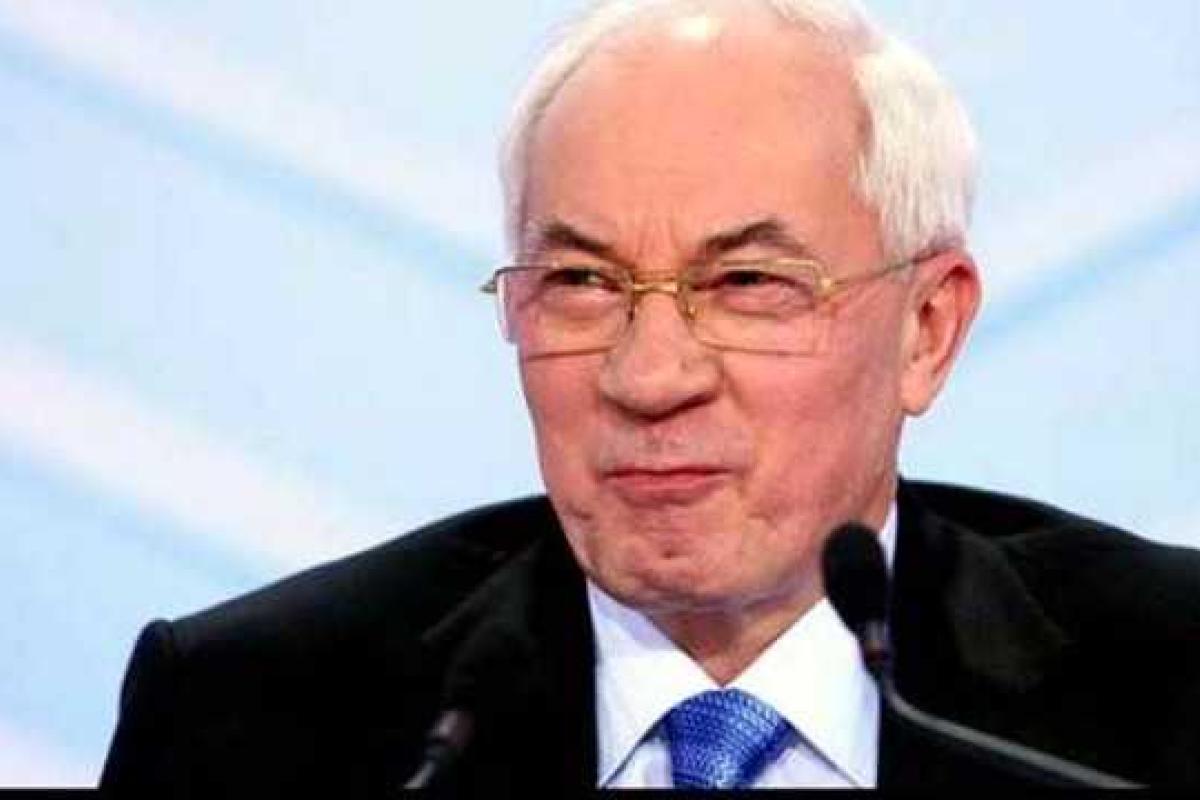 Беглый Азаров нашел замену Порошенко