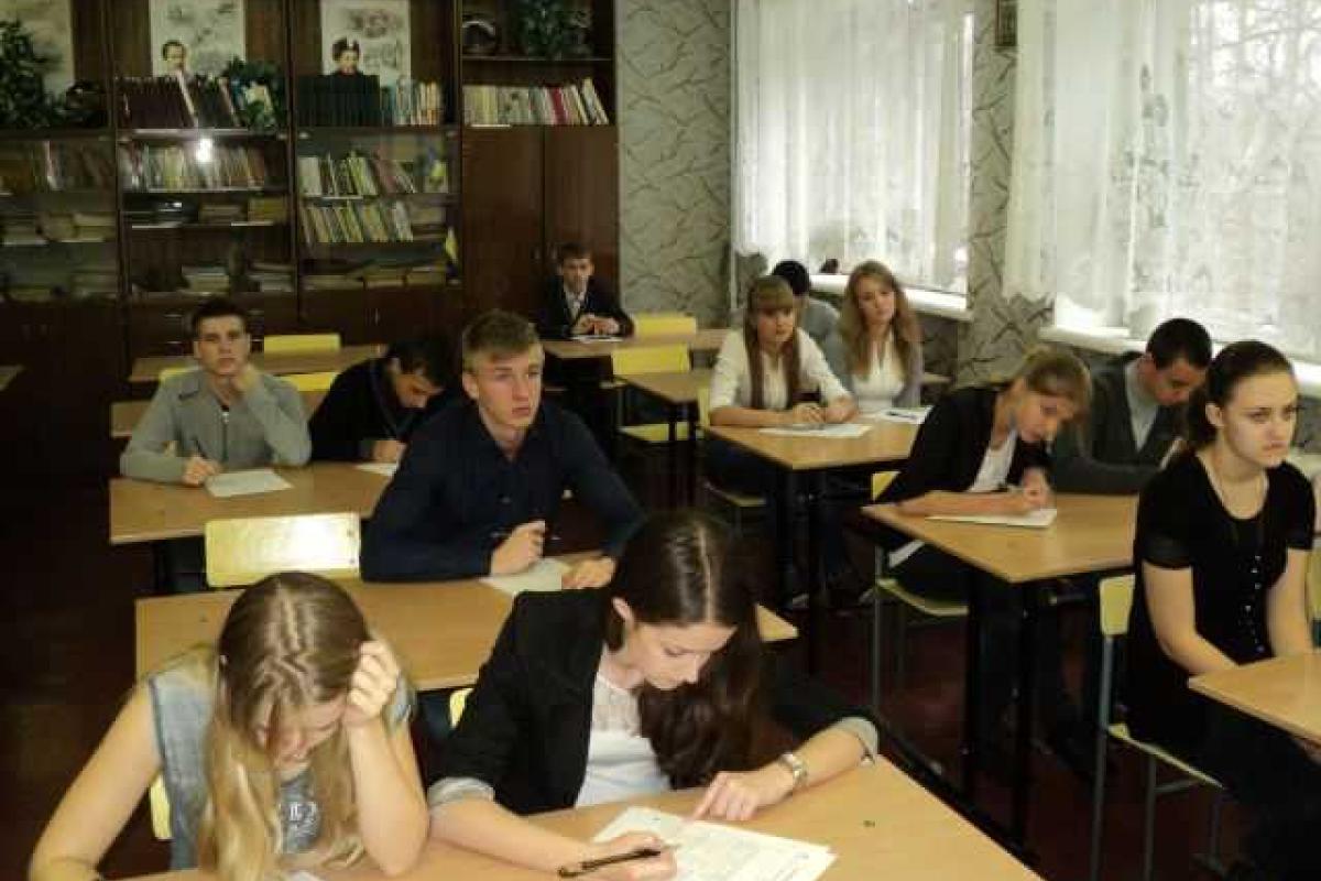 По поручению Яценюка, в школах больше будут изучать иностранные языки По поручению Яценюка, в школах больше будут изучать иностранные языки