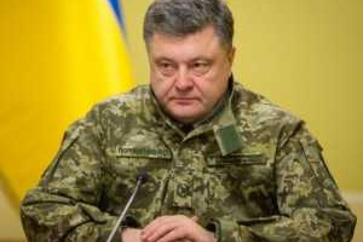 Порошенко на Донбасс отправит мобильные группы из силовиков и сотрудников фискальной службы Порошенко на Донбасс отправит мобильные группы из силовиков и сотрудников фискальной службы