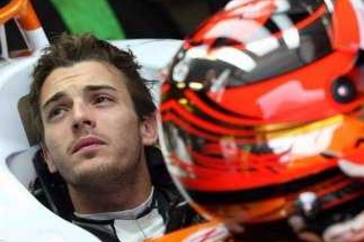 Сегодня скончался 25-летний гонщик "Формулы-1" Жюль Бьянки