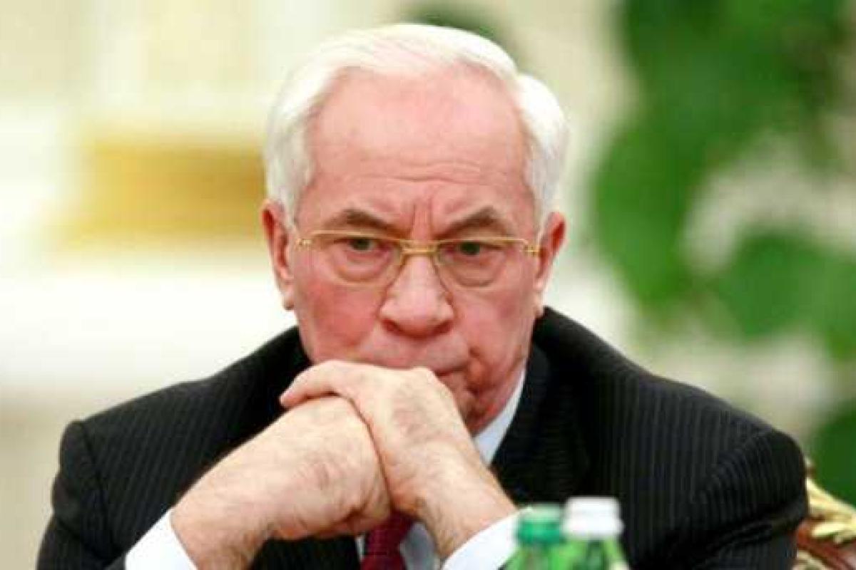 Азаров: Украинская власть идет по следам Гитлера