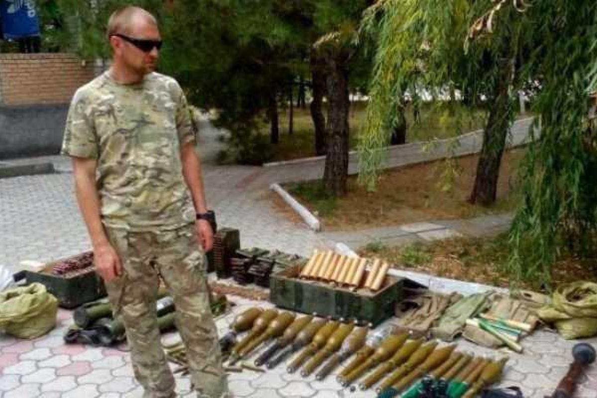 Выходя из Широкино, батальон «Донбасс» захватил склад боеприпасов «ДНР» Выходя из Широкино, батальон «Донбасс» захватил склад боеприпасов «ДНР»