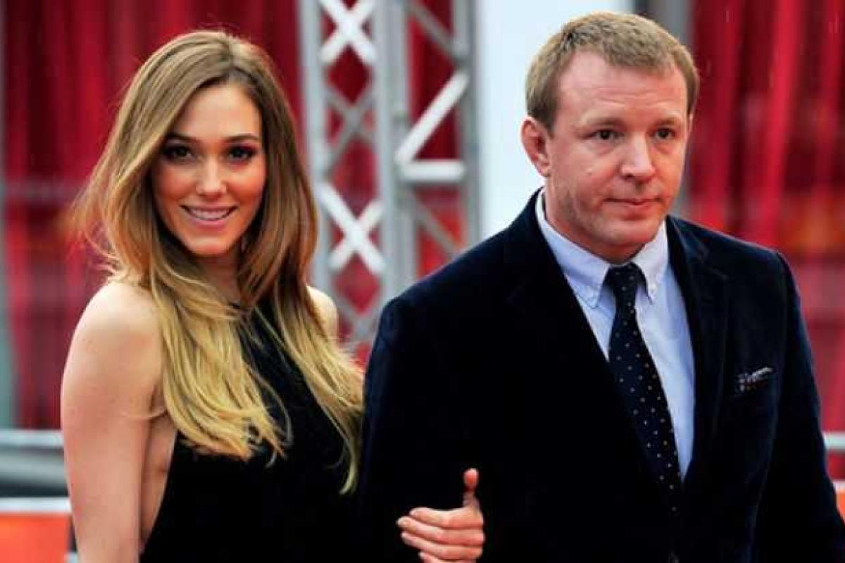 Гай Ричи и Джеки Эйнсли сыграли свадьбу Гай Ричи и Джеки Эйнсли сыграли свадьбу