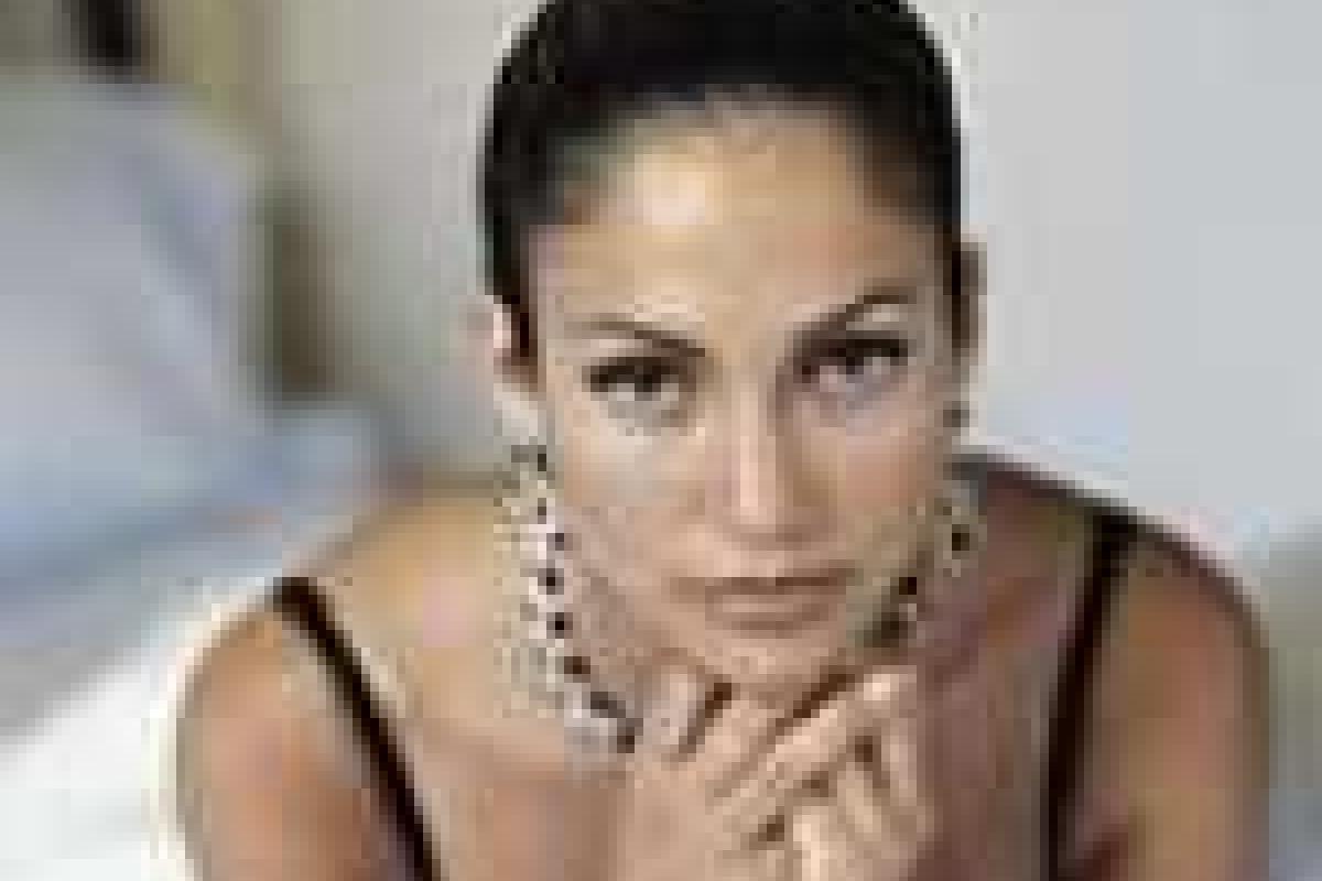 Дженнифер Лопес остригла свои роскошные волосы