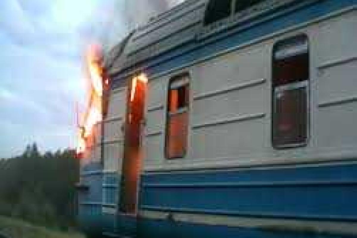 На перегоне Дарьевка-Вальяновский подорвали электровоз На перегоне Дарьевка-Вальяновский подорвали электровоз