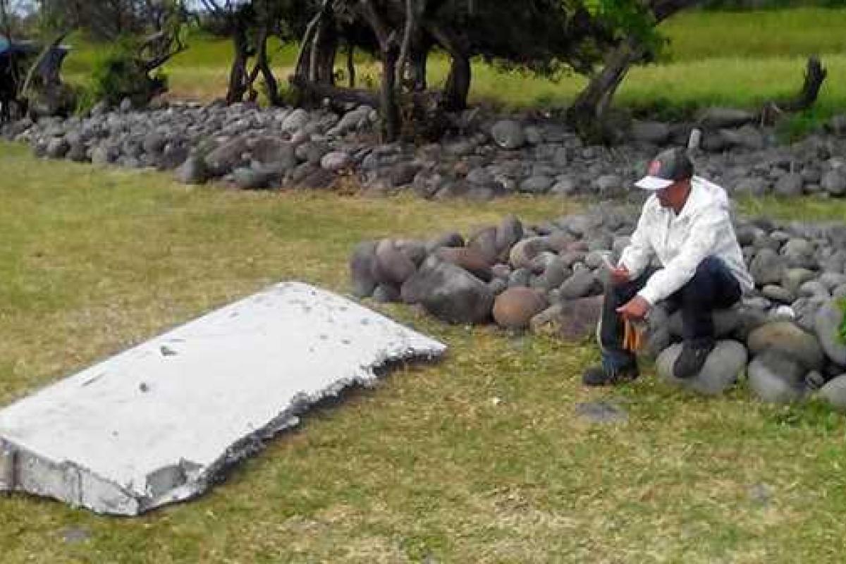 Обломок крыла принадлежит пропавшему Боингу - эксперты