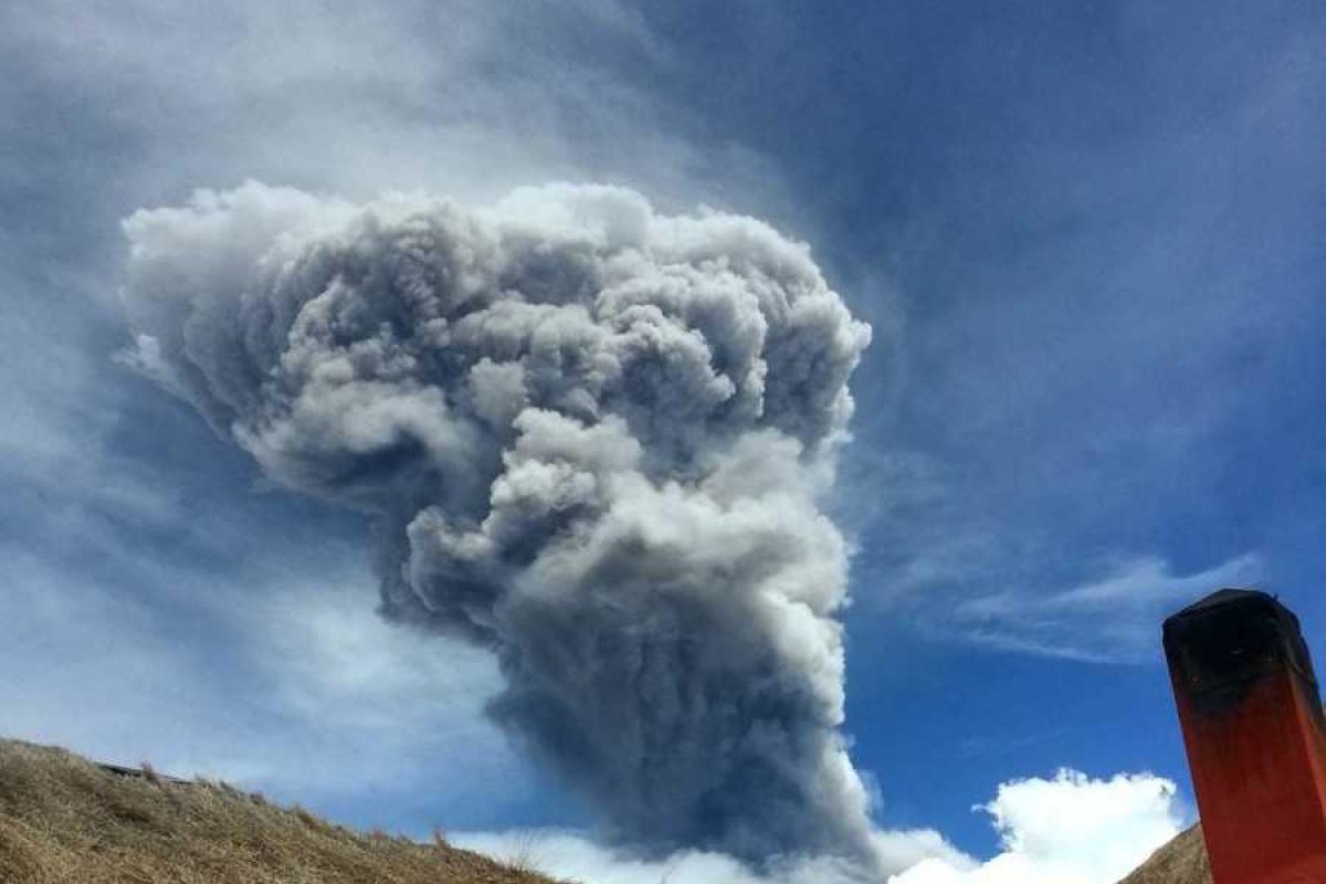 Репортаж из соцсетей: Извержение вулкана в Эквадоре