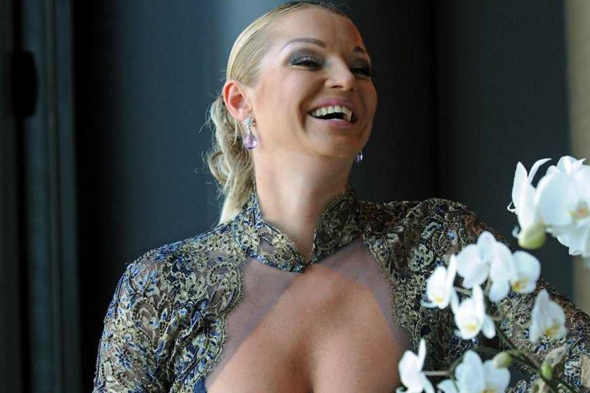 Анастасия Волочкова жутко опозорилась на Урале Анастасия Волочкова жутко опозорилась на Урале