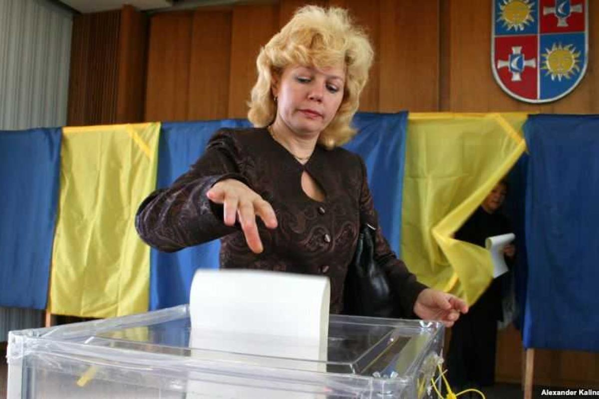 ЦИК решает, где на Донбассе безопасно проводить выборы