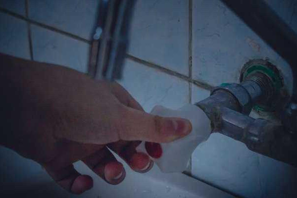 В "ЛНР" началась спекуляция, за ведро питьевой воды просят деньги - местные жители