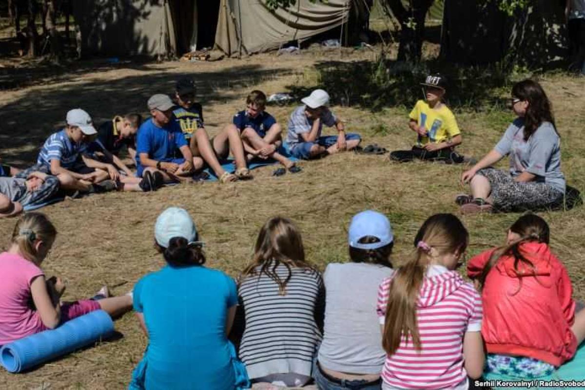 Детей, чьи родители погибли в АТО или на Майдане, отправят на отдых в ЕС Детей, чьи родители погибли в АТО или на Майдане, отправят на отдых в ЕС