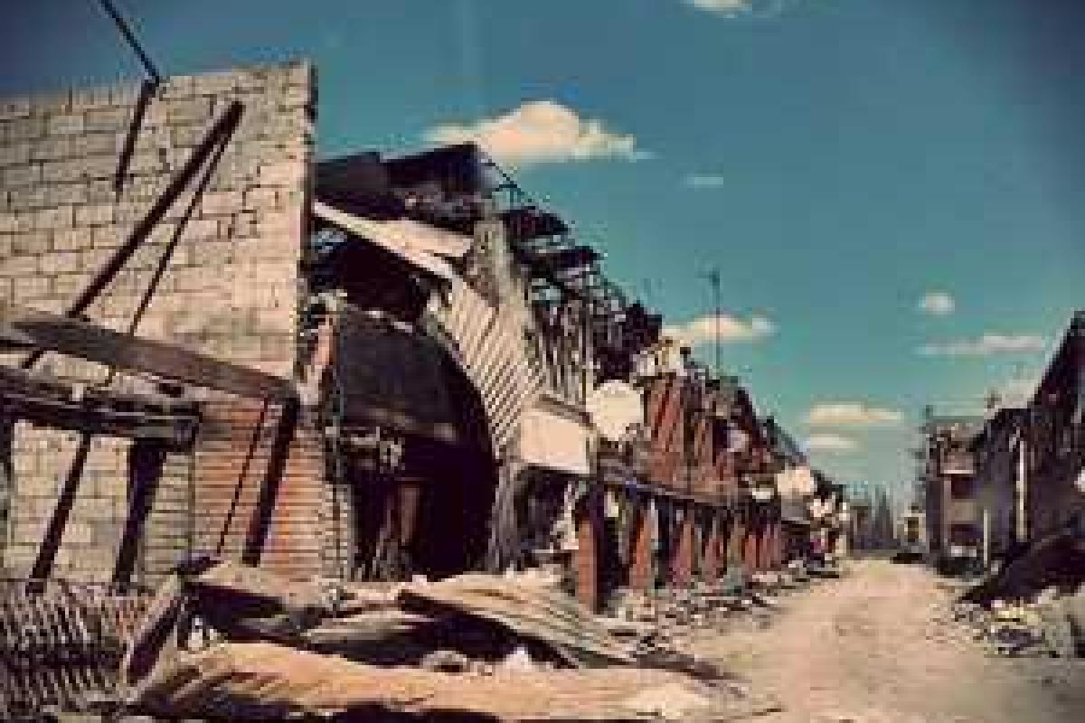 В Сети появились фото последствий обстрела жилого сектора вблизи Дзержинска В Сети появились фото последствий обстрела жилого сектора вблизи Дзержинска