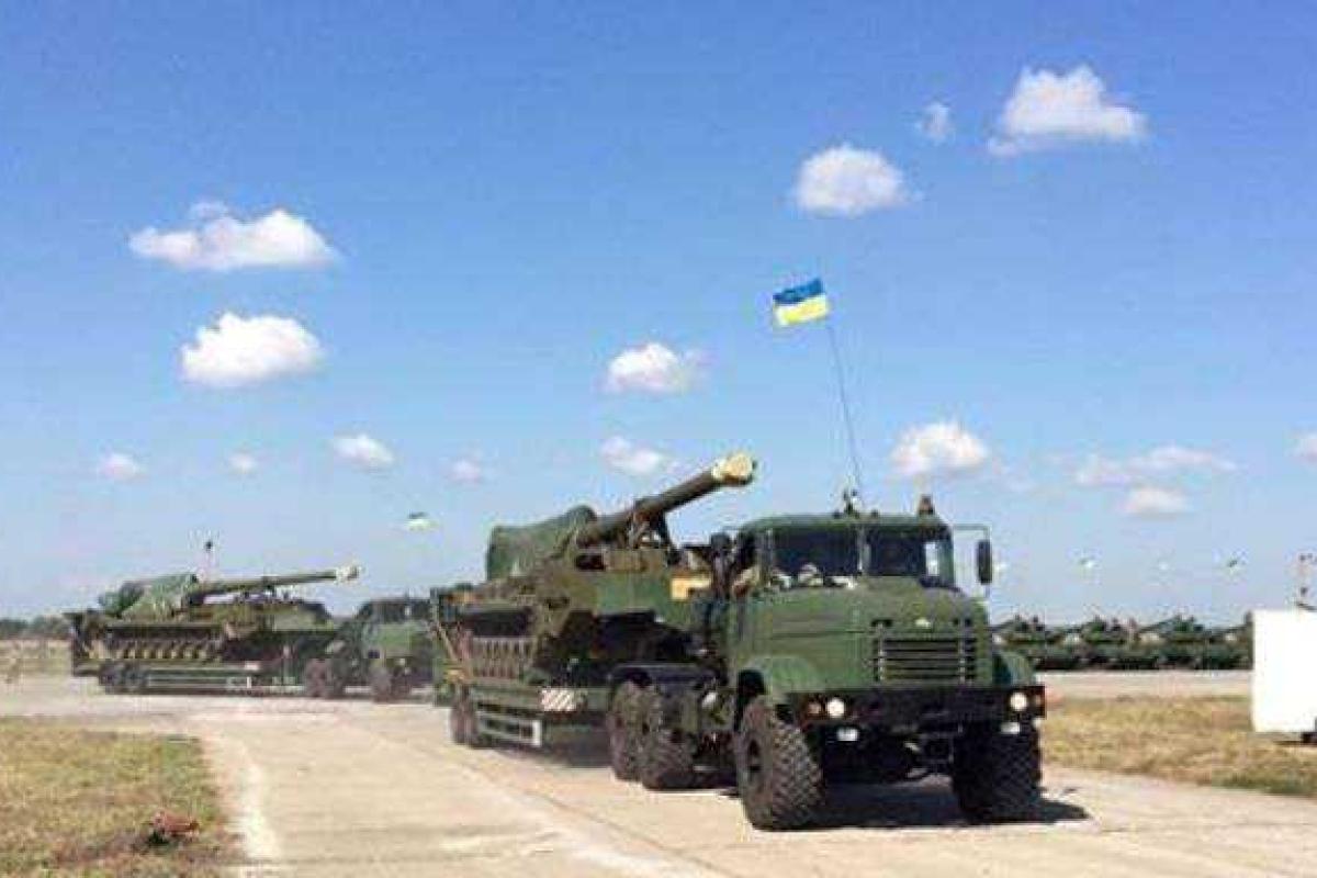 В Сети появилось видео, как на Донбасс отправили военную технику после капремонта В Сети появилось видео, как на Донбасс отправили военную технику после капремонта