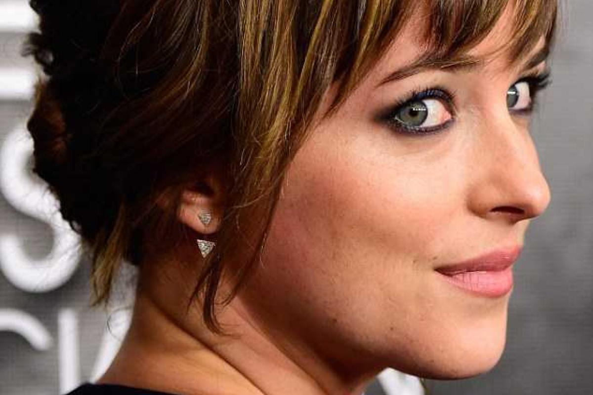 Звезда "50 оттенков" "сокрушила" эффектным и смелым образом Звезда "50 оттенков" "сокрушила" эффектным и смелым образом