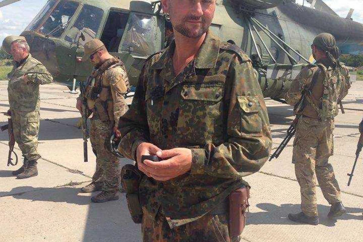 Офицер ВСУ отказался от правительственных «украшений» за бойню в Иловайске Офицер ВСУ отказался от правительственных «украшений» за бойню в Иловайске