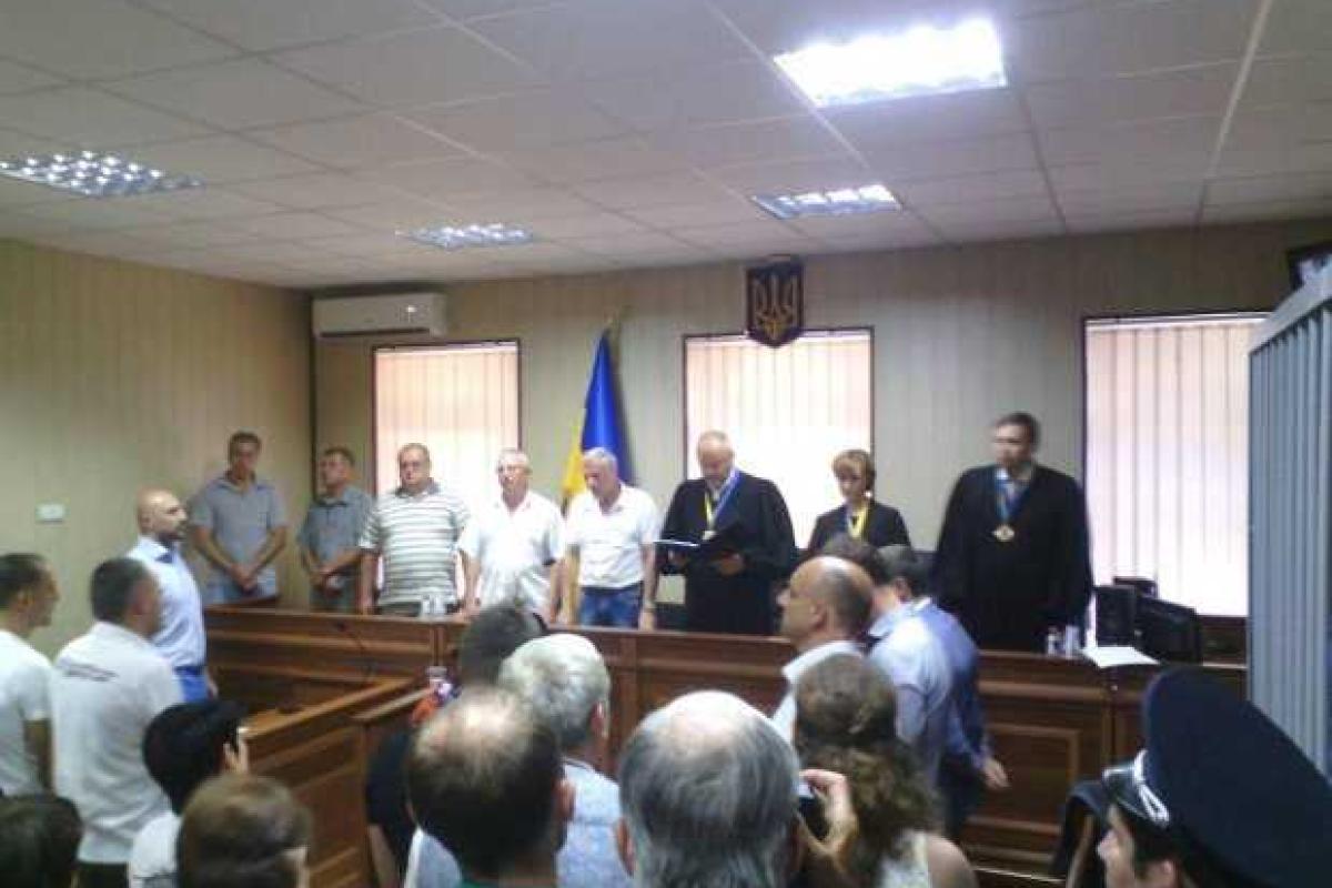 Аброськина и Зинченко суд оставил за решеткой до 1 октября