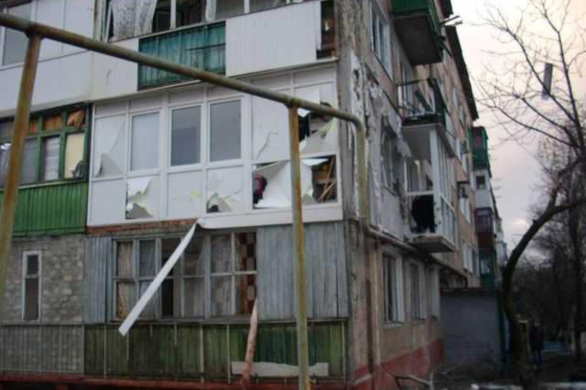 Число пострадавших от обстрелов домов в Горловке близится к 2000 Число пострадавших от обстрелов домов в Горловке близится к 2000