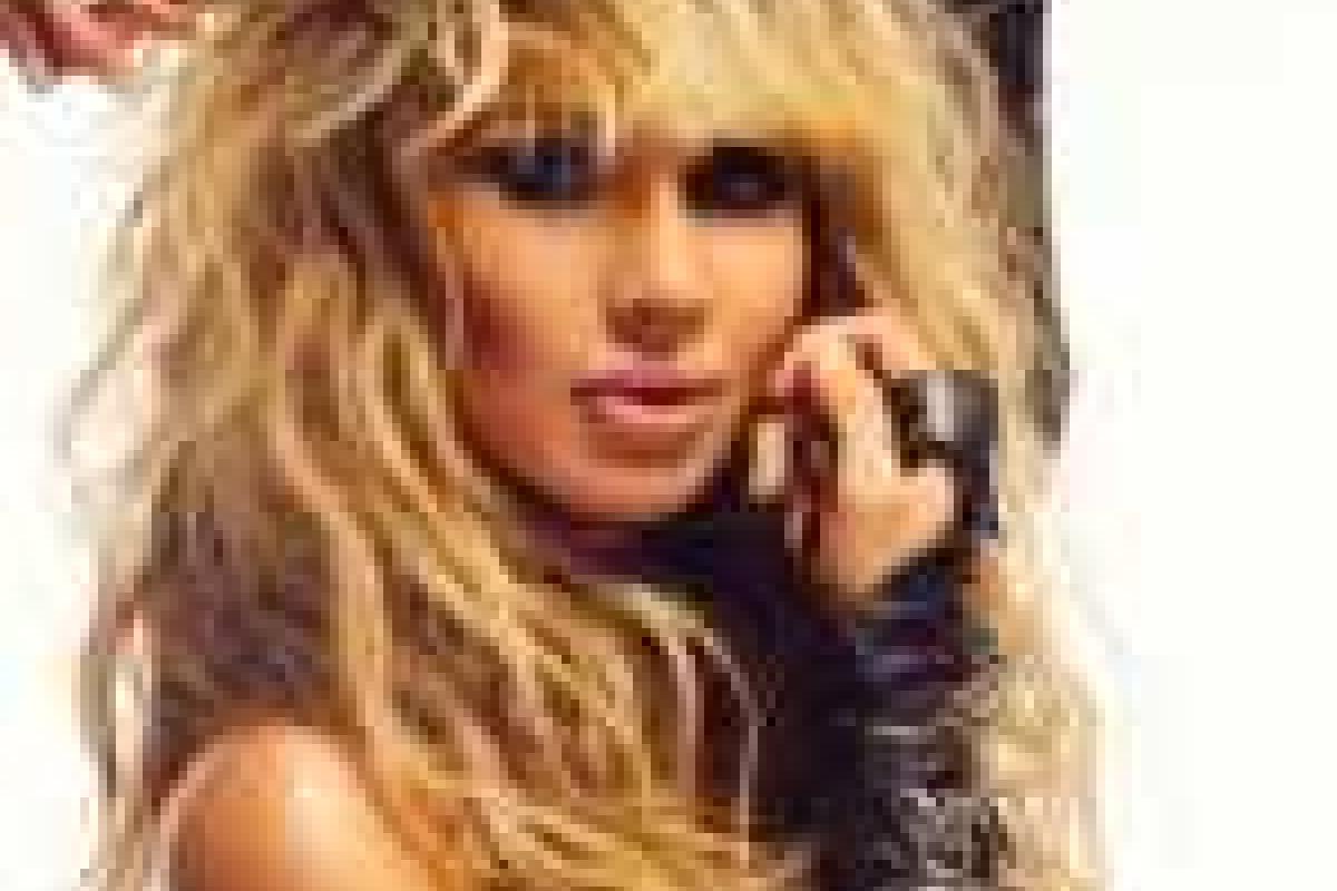 Светлана Лобода ошеломила поклонников оголенными бедрами Светлана Лобода ошеломила поклонников оголенными бедрами