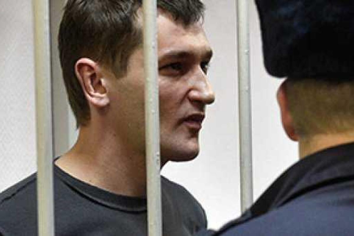 Навального отправили в штрафной изолятор за воскресный сон