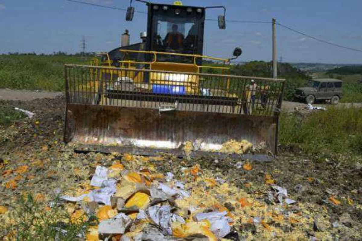 Активисты Петербурга назвали уничтожение продуктов пренебрежением к подвигу блокадного Ленинграда