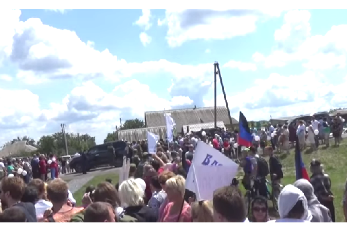 В сети появилось видео кортежа Захарченко, главаря "ДНР"