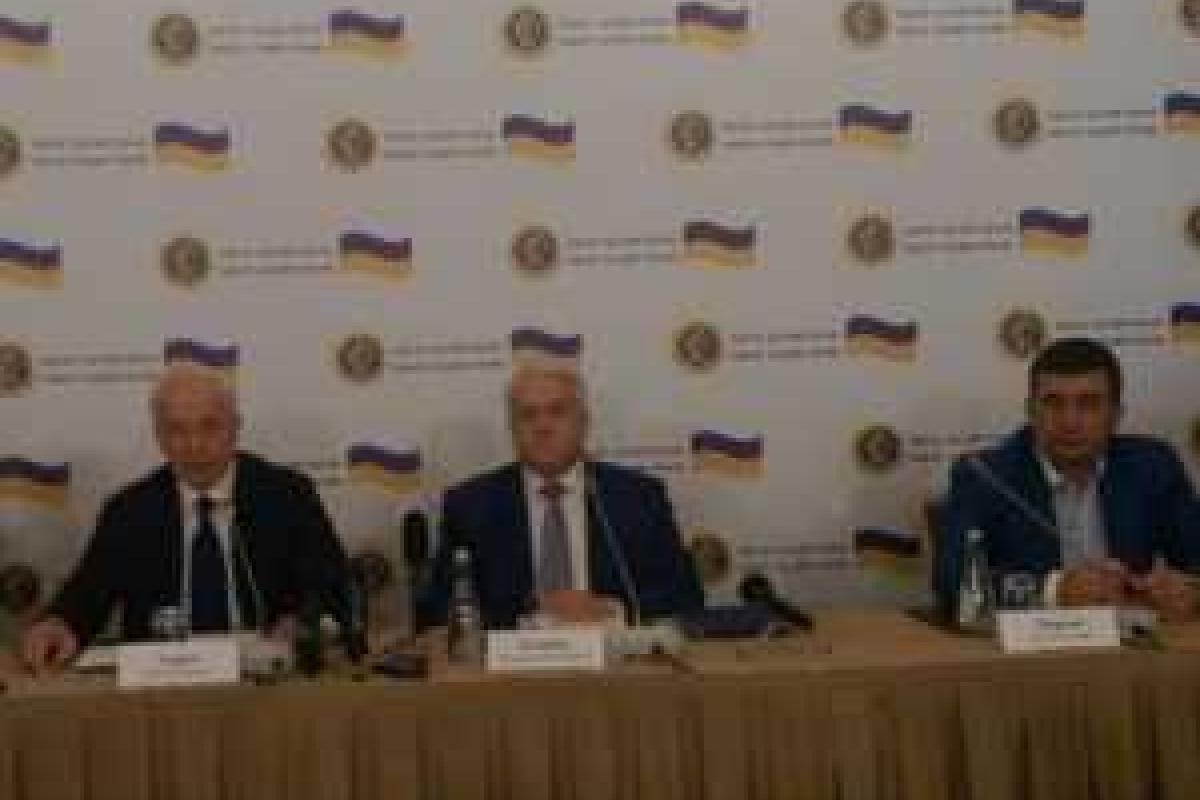 Азаров: Мы дадим независимость Донбассу и признаем Крым российским Азаров: Мы дадим независимость Донбассу и признаем Крым российским