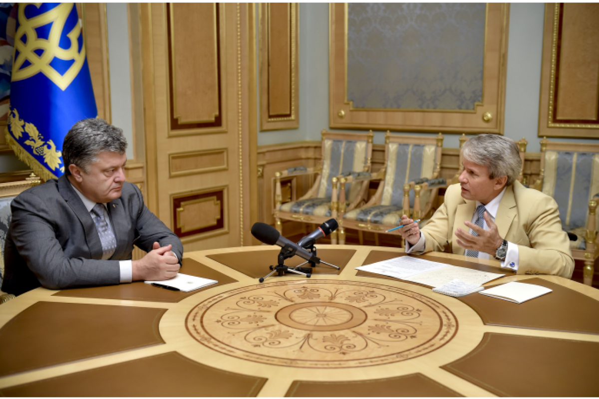 Порошенко: Государство должно усилить внимание к решению проблем людей с инвалидностью  Порошенко: Государство должно усилить внимание к решению проблем людей с инвалидностью