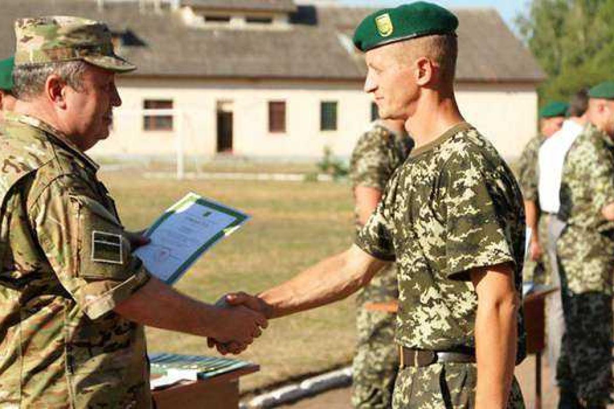 Демобилизованные пограничники провели футбольный матч со звездами украинского шоу-бизнеса