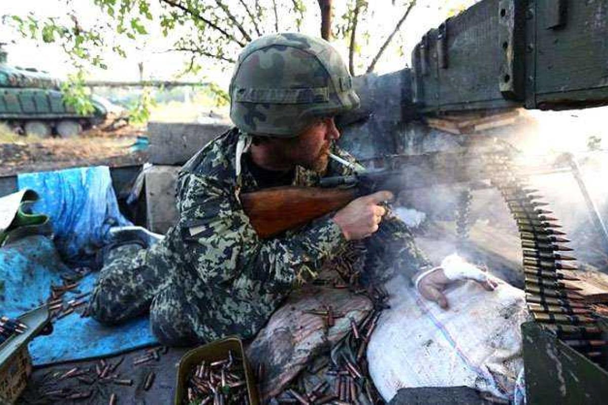 В Красногоровке боевики "ДНР" напали на опорный пункт ВСУ В Красногоровке боевики "ДНР" напали на опорный пункт ВСУ