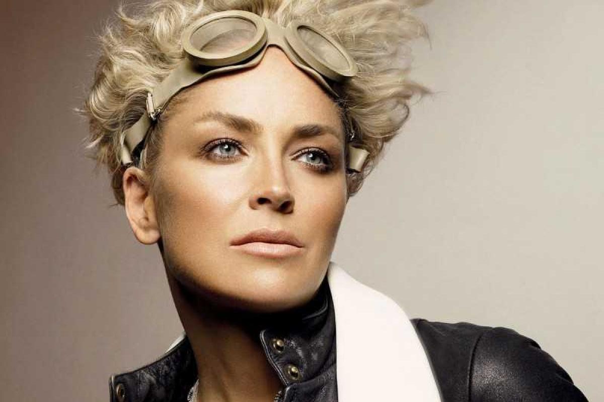 Шэрон Стоун обнажилась для модного глянца Шэрон Стоун обнажилась для модного глянца