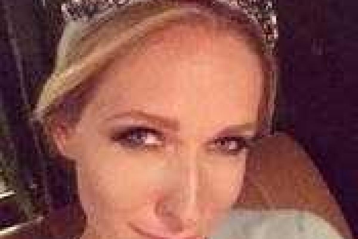 Телеведущая Катя Осадчая выставила в соцсети фото-селфи с мамой