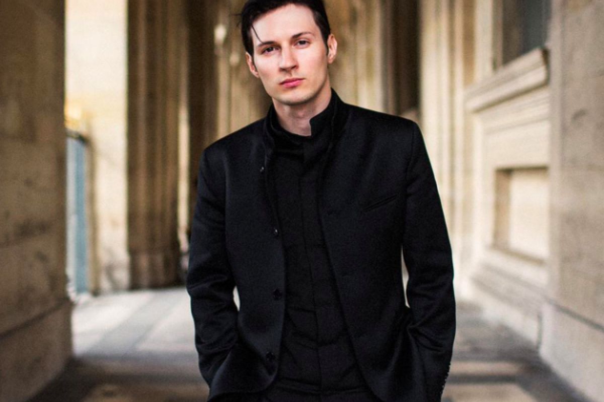 Павел Дуров назвал руководство «Вконтакте» трусами и вредителями Павел Дуров назвал руководство «Вконтакте» трусами и вредителями