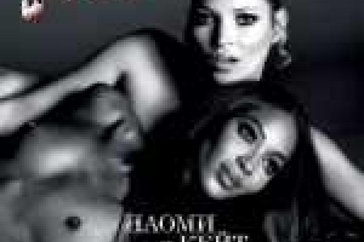 Наоми Кэмпбелл поделилась своим фото топлес Наоми Кэмпбелл поделилась своим фото топлес