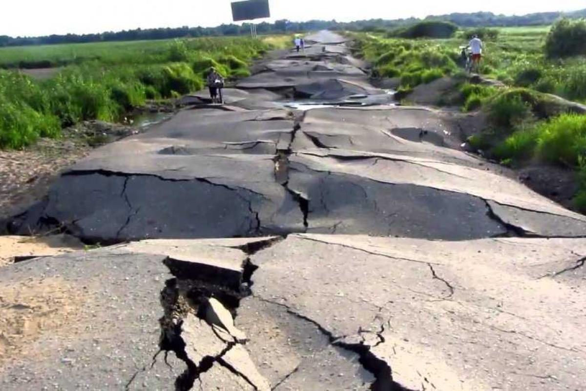 Рано радовались жители Алтая: В Барнауле сняли весь новый асфальт Рано радовались жители Алтая: В Барнауле сняли весь новый асфальт