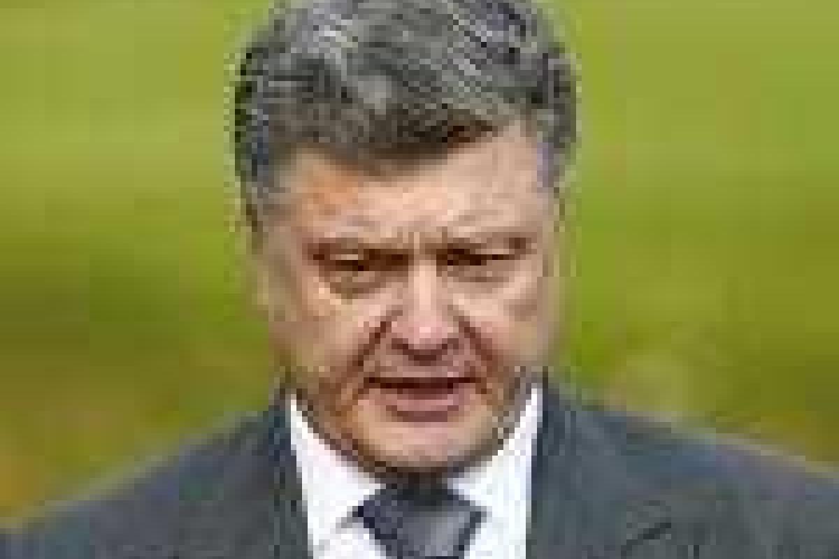 Порошенко и генсек НАТО обедают в столовой. Фотофакт Порошенко и генсек НАТО обедают в столовой. Фотофакт