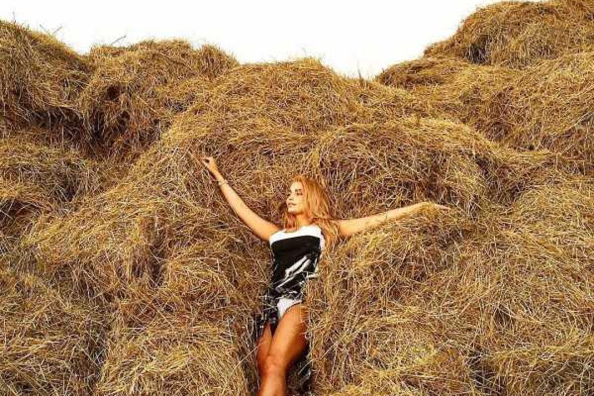 Татьяна Котова показала свои стройные ножки Татьяна Котова показала свои стройные ножки